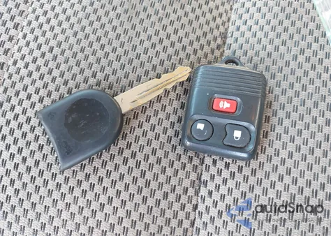 2005 Ford Escape Xlt из США, поврежденный, VIN 1FMYU03165DA22236